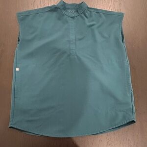 Figs Eucalyptus Rafaela scrub top